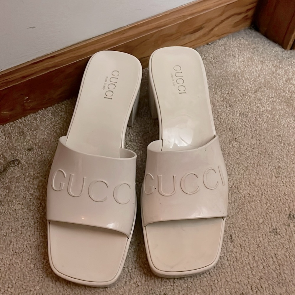 Gucci women sandals